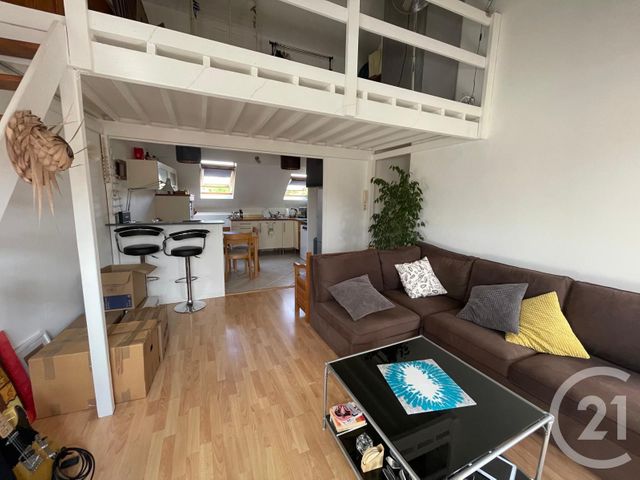 Appartement F2 à vendre - 2 pièces - 53.76 m2 - CERGY - 95 - ILE-DE-FRANCE - Century 21 Osmose