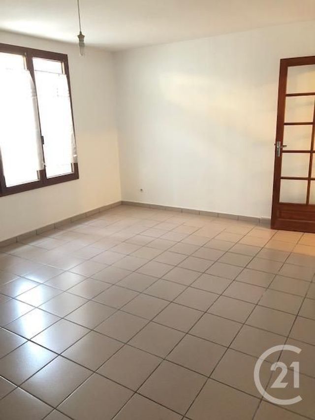 Appartement F2 à louer - 2 pièces - 51.36 m2 - CERGY - 95 - ILE-DE-FRANCE - Century 21 Osmose